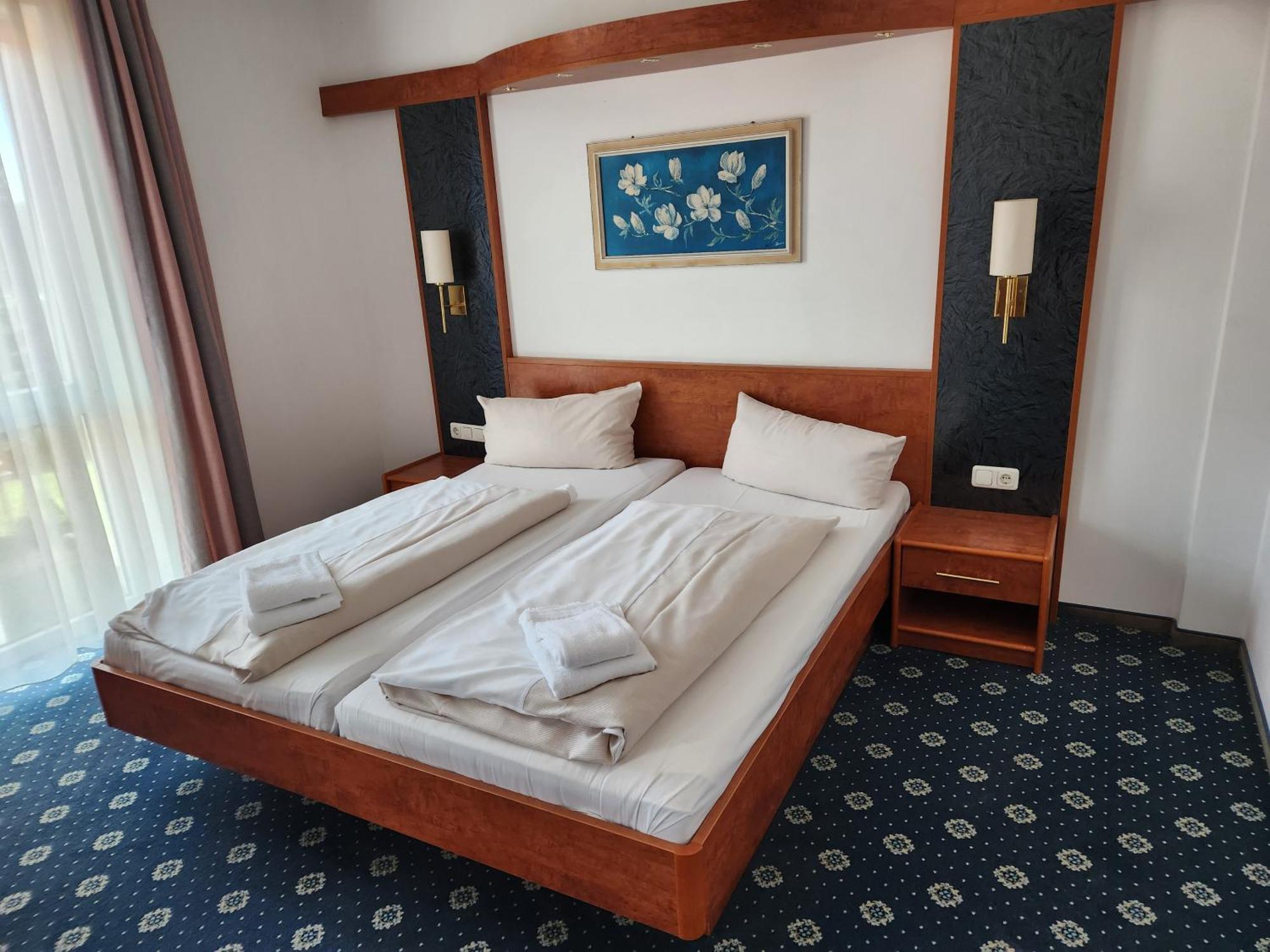 Hotel Hoyers In Pinneberg Prisdorf Buitenkant foto