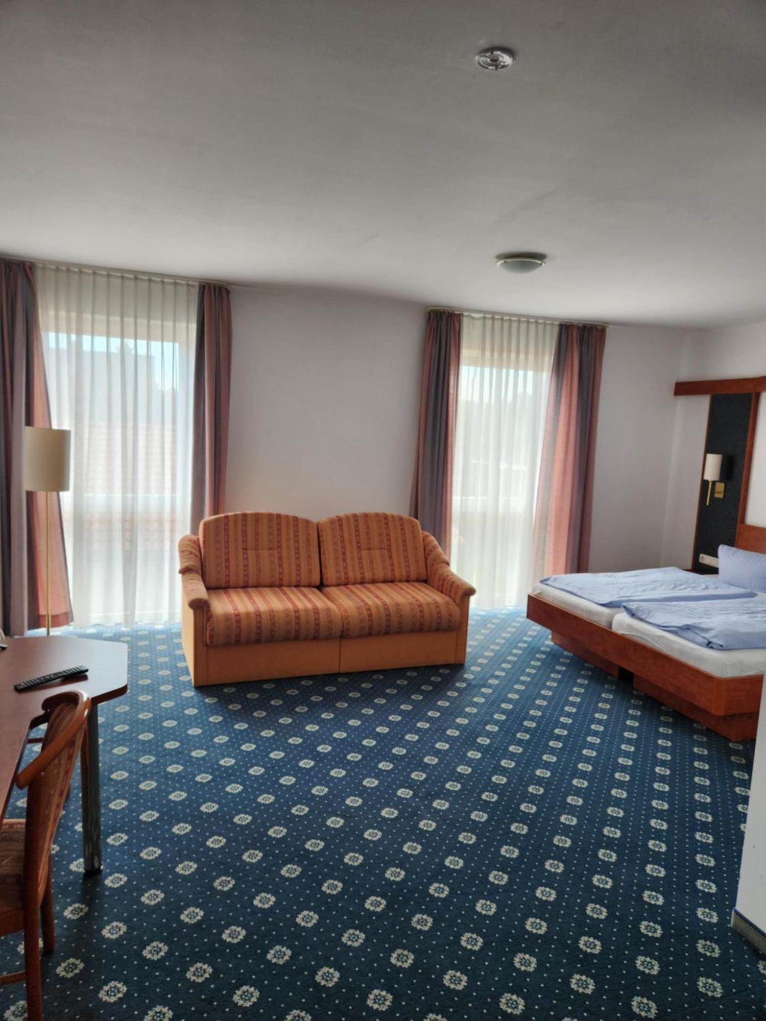Hotel Hoyers In Pinneberg Prisdorf Buitenkant foto